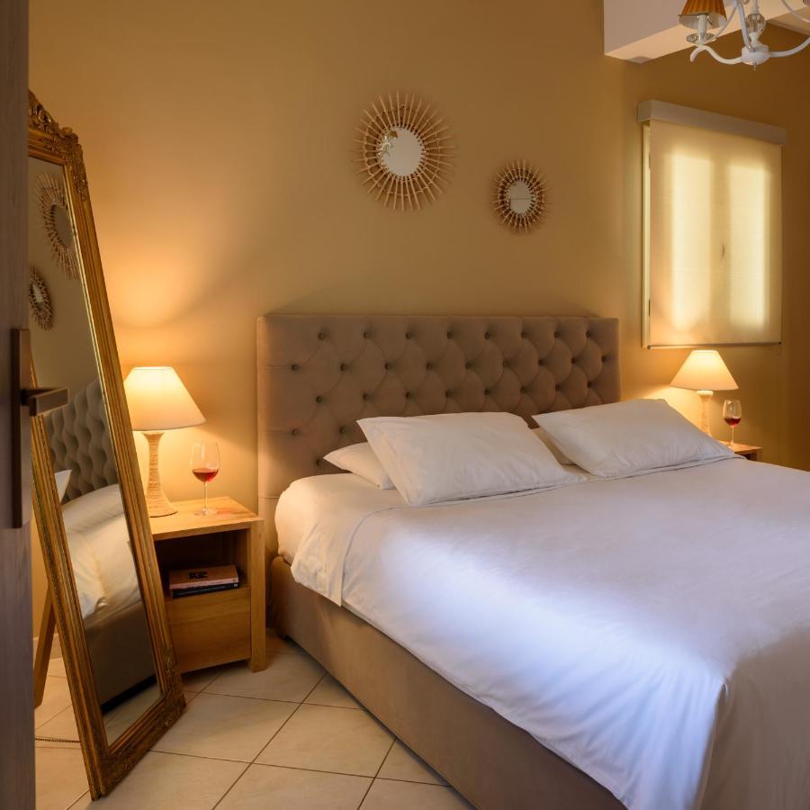 Suite Home Santorini Fira  Bagian luar foto