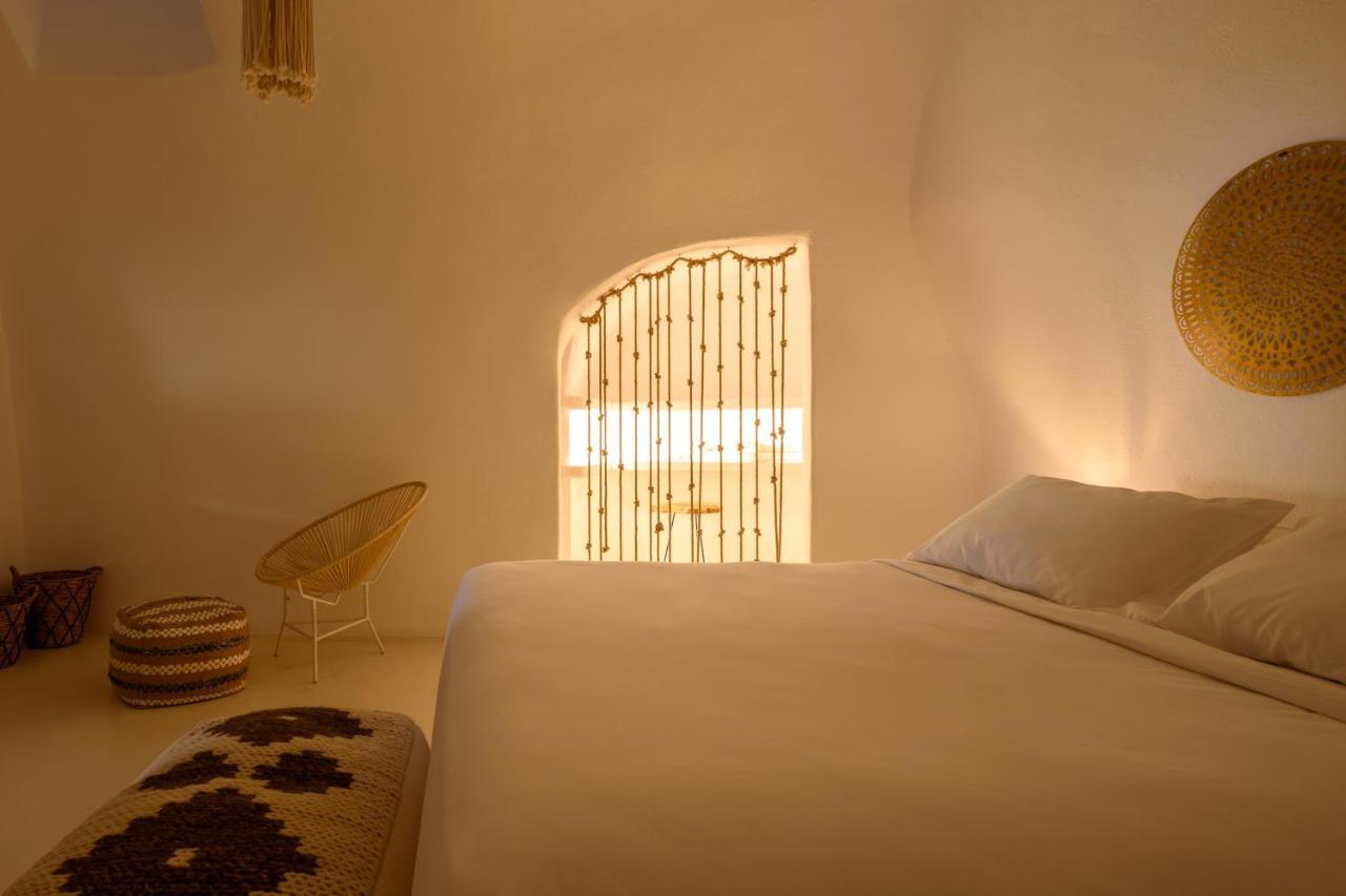 Suite Home Santorini Fira  Bagian luar foto