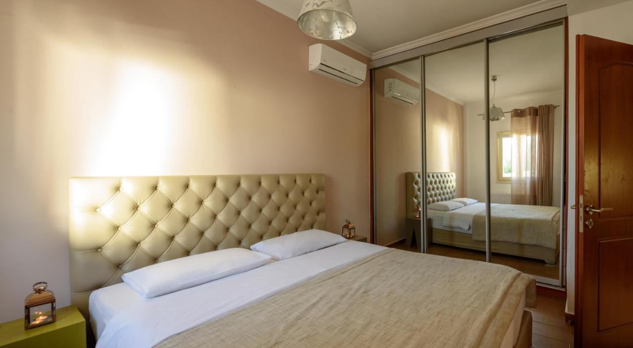 Suite Home Santorini Fira  Bagian luar foto